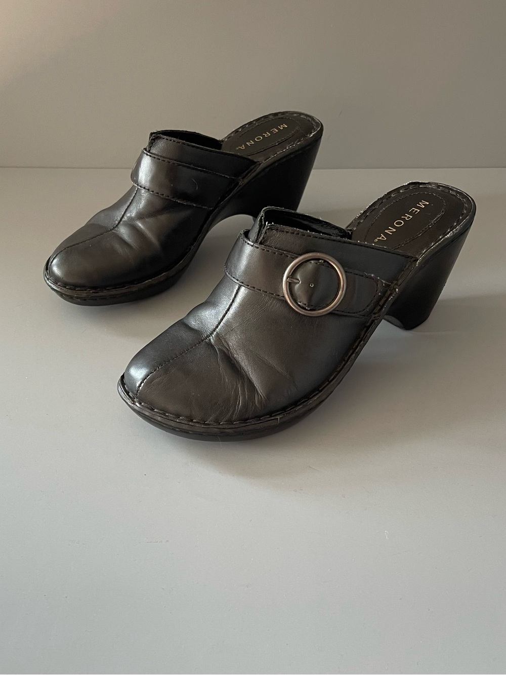 Merona Vintage Leather Silver Buckle Punk Goth Grunge Clogs Mules 7 Chunky Grim